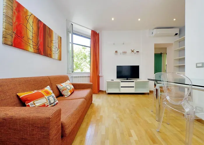 Ych-cozy Flat Near The * Roma